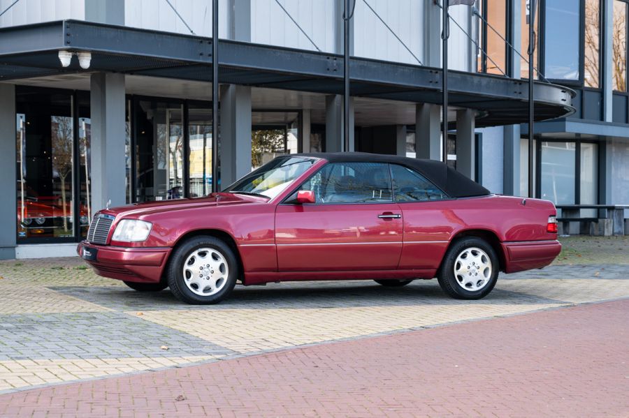 Mercedes-Benz E-Klasse E220 Cabriolet (W124)
