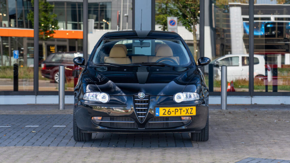 Alfa-Romeo-147-16-TSpark-zwart-10b-970x545